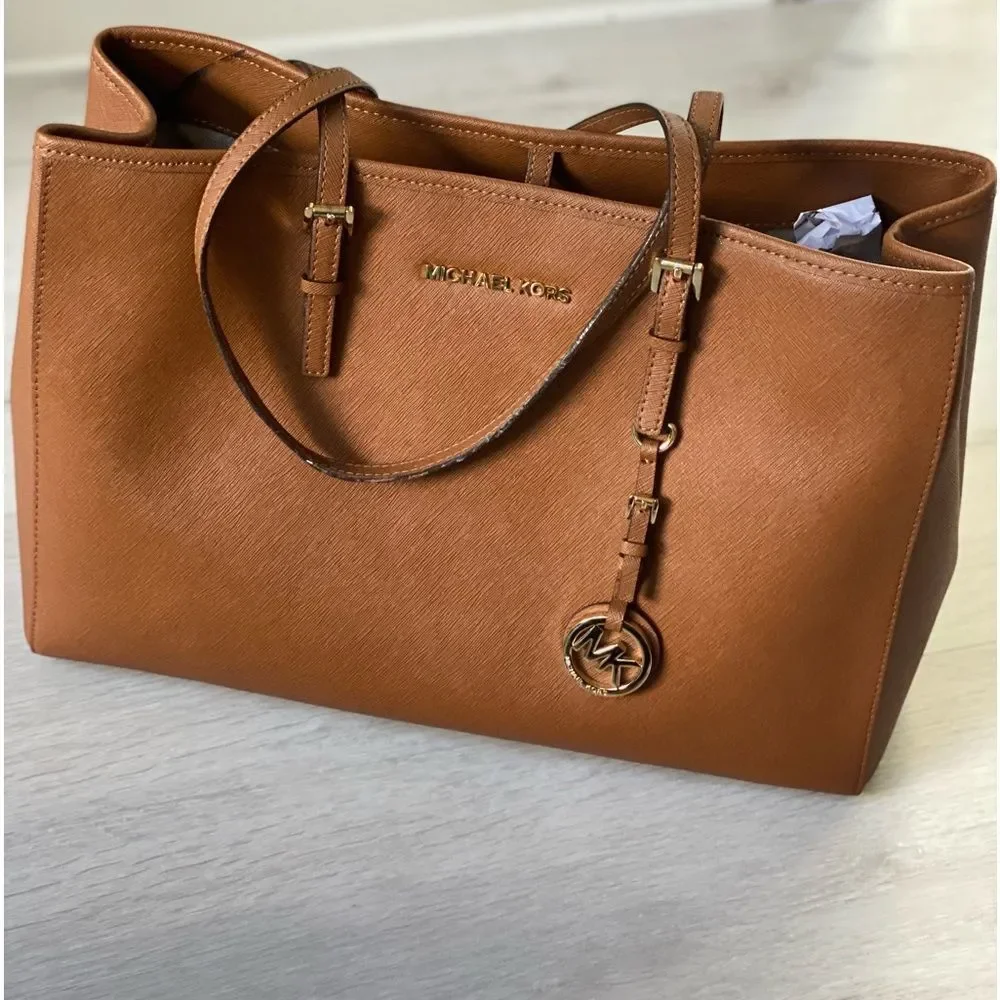 MK Jet Set Travel purse Brown/tan